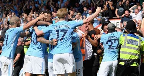 Persaingan berebut posisi top skor berlangsung sangat ketat. Klasemen Liga Inggris Terbaru dan Top Skor Sementara EPL ...