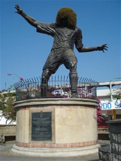 Spread your love from santa marta with #visitsantamarta visitsantamarta.com. Carlos El Pibe Valderrama Statue (Santa Marta) - Aktuelle ...