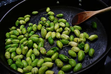 Pour garbanzos on the foil and spread them into a single layer. Cook Play Explore: Second Helping: Fresh Garbanzo Beans