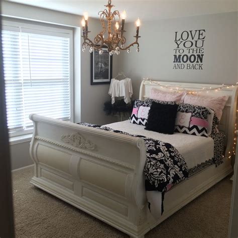 Incorporating white furniture and walls into your home decoration can really change the entire look it is even possible to paint on a brick look with a stencil and paint! Pin on Paris Bedroom