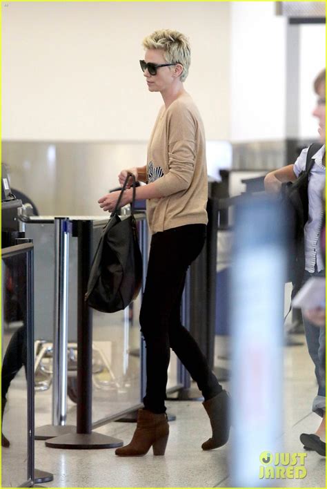 Charlize Theron Zebra Sweater At The Airport Photo 2852150