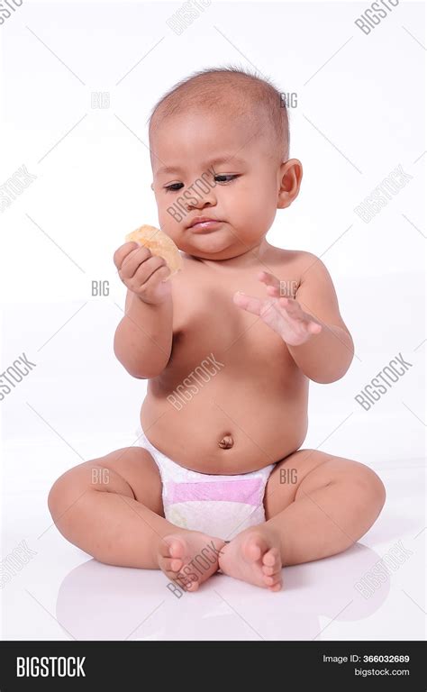 Cute Asian Baby Girl Image And Photo Free Trial Bigstock
