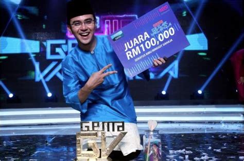 Di dalamnya terdapat tiga foto yang sangat dia sukai. Tahniah! Berkat Doa & Solat Hajat Ibu, Fitri Haris ...