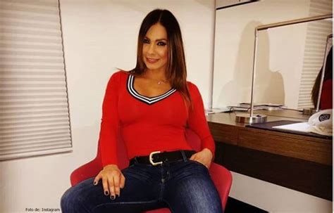 Espectáculos 29/03/2019 4:14 pm lacuarta.com. Video de Esperanza Gómez desnuda sorprendió en redes | Candela