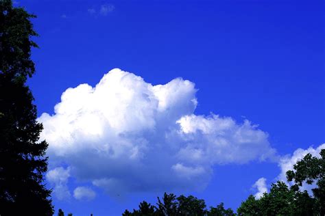 313.458 blue sky with clouds foto's en beelden. Azure (color) - Wikipedia