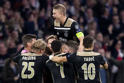 Eleven sports 1 nl, eleven sports 2 nl. Nederlandse voetbalcompetitie bedreigd door vergevorderde ...