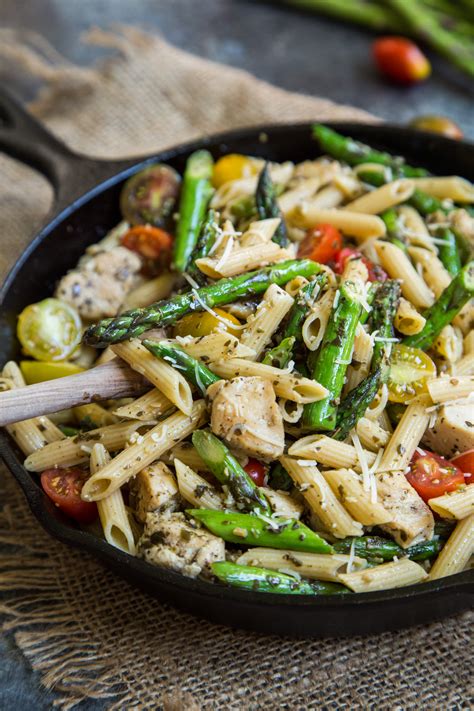 Pesto Chicken Pasta Skillet With Asparagus And Tomatoes Country Cleaver
