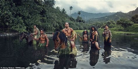 Stunning Photographs By Jimmy Nelson Of The Isolated Tribe On The