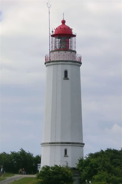 White And Red Lighthouse Free Image Peakpx