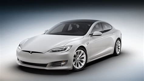 L auto elettrica più veloce Tesla Model S Plaid è entrata nel mercato