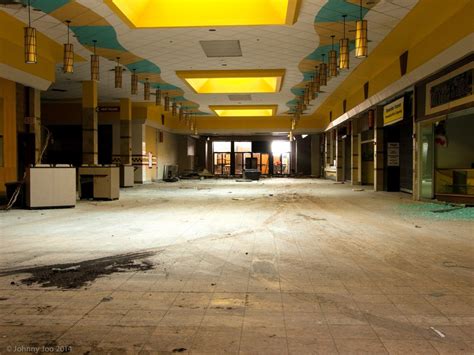 The Very Loud Silence of an Abandoned Mall - Architectural Afterlife
