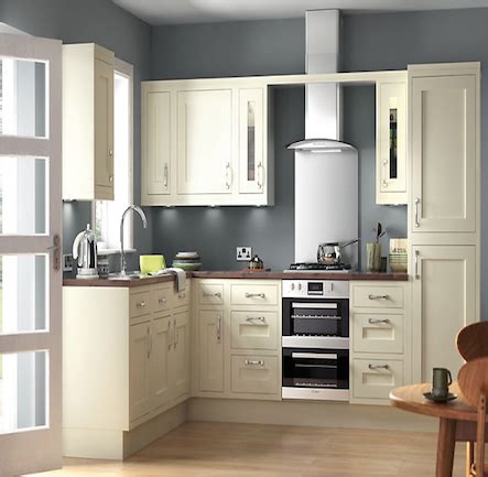 Receive a 3d design session our designers will draw your kitchen in 3d, so you can see exactly what your kitchen will look like before deciding whether or not to purchase. B&Q IT Holywell Ivory Style Framed. Kitchen-compare.com ...