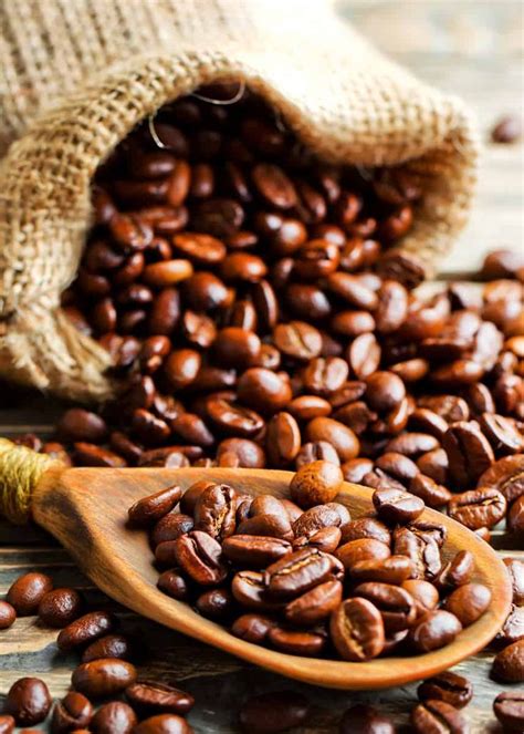 Freshly roasted coffee beans will give you strong coffee flavors, color, and concentration. How Long Does Coffee Last? Does Coffee Go Bad? Beans ...