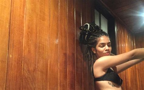 Poesia acustico 9 baixar mp3. Rapper Maria Andrade faz apelo: "Parem de enaltecer a ...
