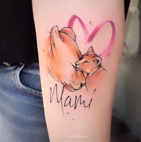 Leona Con Su Cachorro Y La Frase Mami Por Michele Mercuri Tatuajes