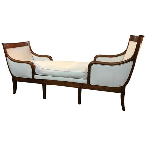 Elegance Chaise Longue Cleopatra Daybed For Sale At 1stdibs Cleopatra Chaise Lounge Chaise