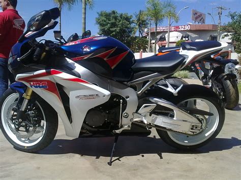 Honda electronic steering damper (hesd). 2011 Repsol or 2011 HRC - Honda CBR1000 Forum : 1000RR.net