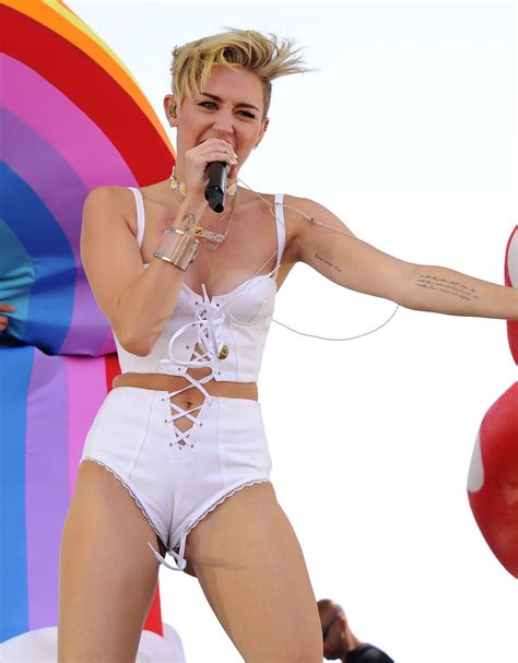 Miley Can We Say CAMELTOE Twerktastic Skankery Pinterest Miley Cyrus Camel And Celebs