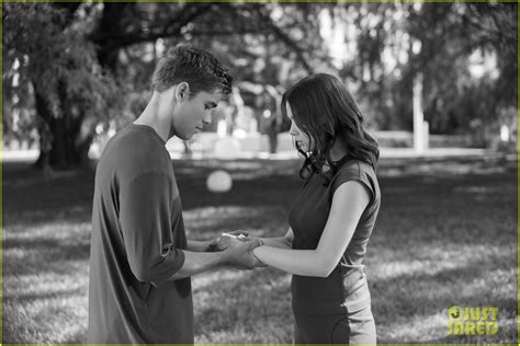 Brenton Thwaites And Odeya Rush Are Young And In Love In New Giver Stills