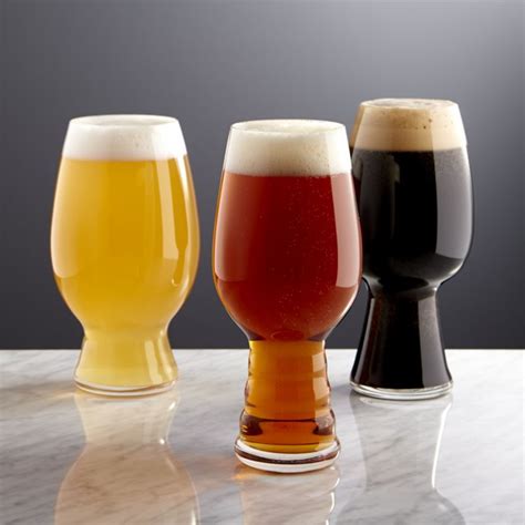 Drinking Glass Drinking Beer Beer Glassware Types Of Beer Beer