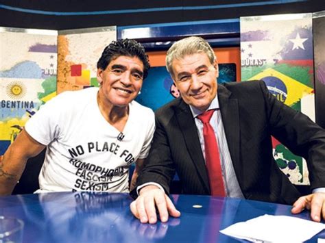 Víctor hugo morales avisó en su programa de radio que estuvo internado desde ayer (domingo) y por esa razón voy a tener que permanecer así un par de días. Maradona cree que si Neymar no aparece Brasil está jodido ...