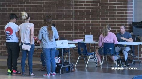 Wichita Public Schools Hold First Day Of In Person Class Enrollment Kake