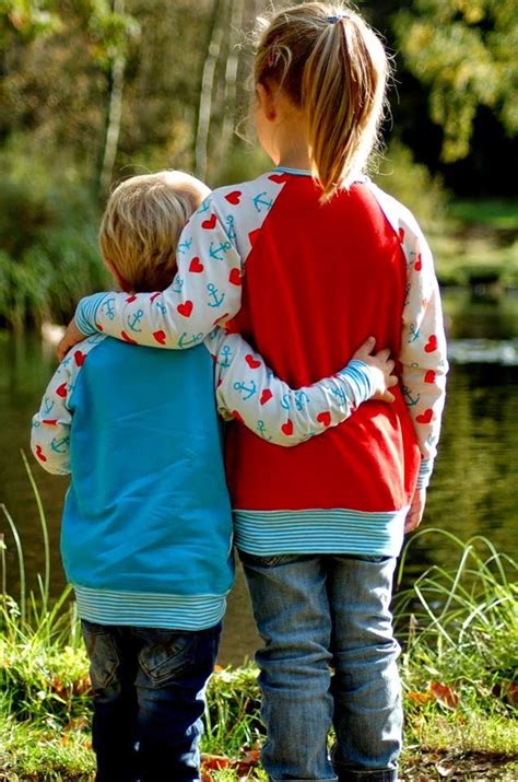 Formschönes greifspielzeug, aus hochwertigem rosa und rot weiß kariertem baumwollstoff genäht, mit. Lolletroll & Friends : Wohlfühlpulli FREEBOOK | Kostenlose schnittmuster kinder, Kinderkleidung ...