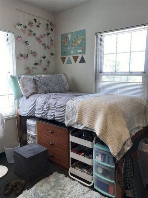 60 Simple Dorm Room Decoration Ideas With Images Dorm Room