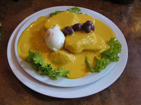 Papa a la huancaína (literally, huancayo style potatoes) is a peruvian appetizer of boiled yellow potatoes (similar to the yukon gold potatoes) in a spicy, creamy sauce called huancaína sauce. Papa a la Huancaína Recipe (Peruvian potatoes with chile ...