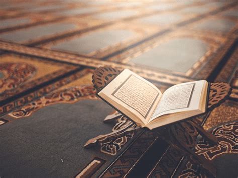 تفسير حلم رؤية رؤية العرافة : ما تفسير حلم رؤية شخص يقرأ القرآن؟