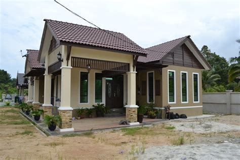 Light gray dan pink yang memberi nuansa kalem. Rumah Teres Setingkat Cantik - Design Rumah Terkini