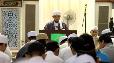 Ternyata kulihat ada sebuah halaqah besar diampu oleh salah seorang sahabat nabi muhammad. Tafsir ayat 49, surah Ali Imran, MTDM 31.05.2013