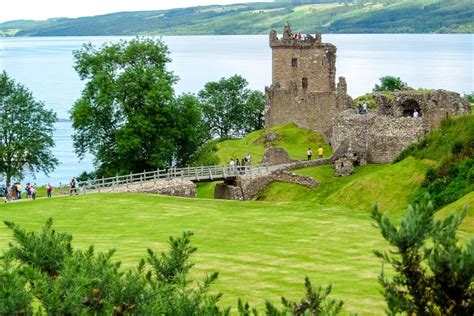 Urlaub in großbritannien auch im privaten ferienhaus hat viel zu bieten. Urquhart Castle in Schottland, Großbritannien | Franks ...