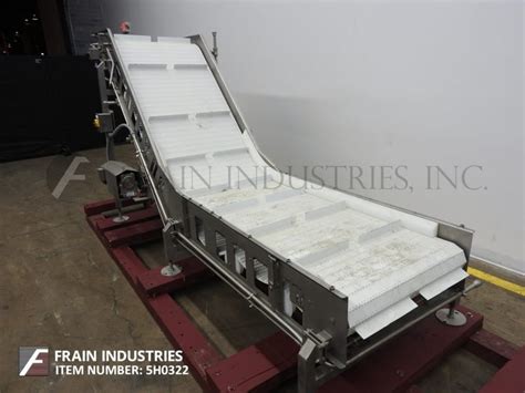 Friesen Stainless Steel Inclined Cleated Conveyor 32 W Flat Top