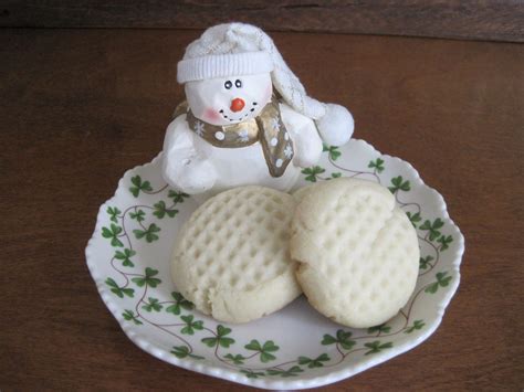 It's everyone's favorite time of year: Gramma Pat's Scottish Shortbread Cookies This is a lovely, old fashioned shortbread cookie & is ...