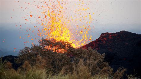 Hawaiis Kilauea Volcano Eruption Causes Weeks Of Destruction Dw 05