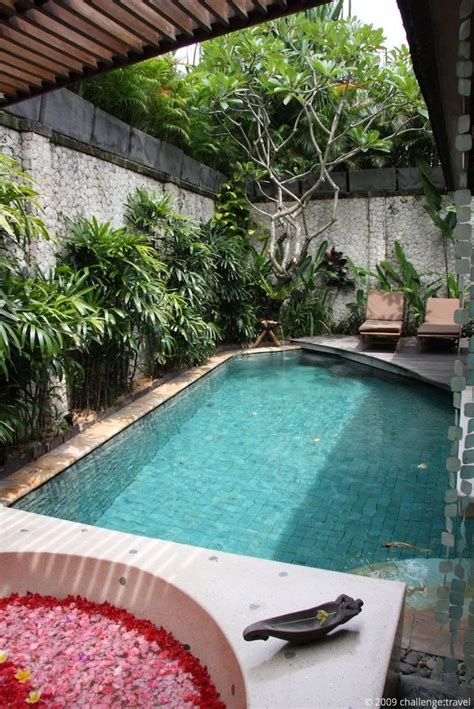 The magic of our private villas with private pools in the middle of the jungle will captivate your senses and immerse you in a pleasant journey. Private Pool Villa mit offenem Badezimmer | Small backyard ...