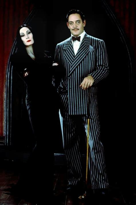 Morticia And Gomez Couples Halloween Cute Couple Halloween Costumes Hallowen Costume Halloween