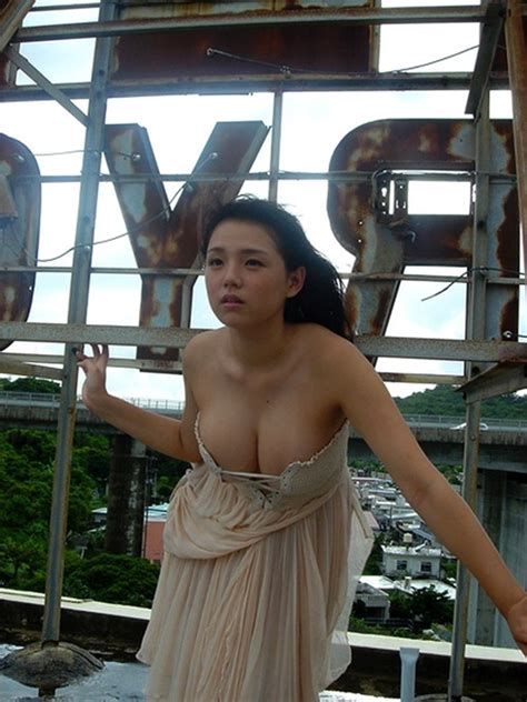 Ai Shinozaki Gravure Idol Sexy Bikini Underwear And Getting Breasts