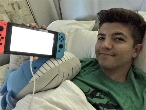 Preston🔥☕️ On Twitter Whalelord And I Are Spending Our Sick Day In Bed Playing The Switch 🐳