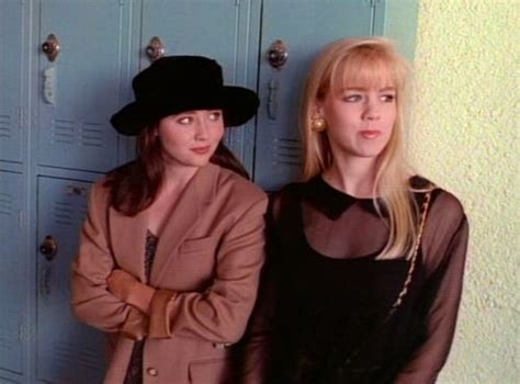 Shannen Doherty And Jennie Garth In Bh90210 Beverly Hills 90210 90210 Fashion Fashion Today