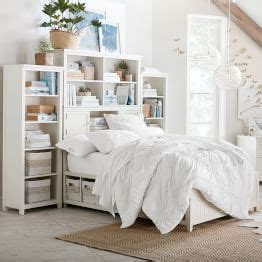 We love them for their living room furniture, dining room furniture, bedroom furniture and home decor. Teen Furniture - Bedroom & Lounge Furniture | Pottery Barn ...