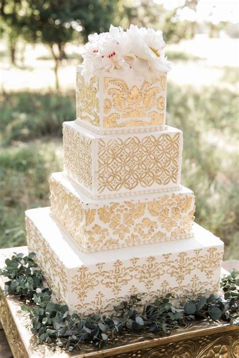 16 Unique And Eye Catching Square Wedding Cake Ideas Page 2 Chicwedd