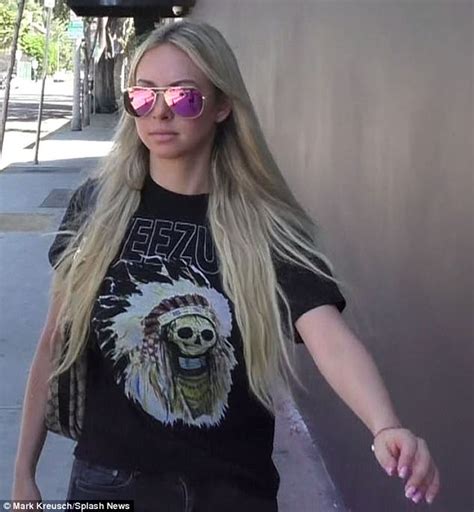 Corinne Olympios Pictured In La After Warner Bros News Daily Mail