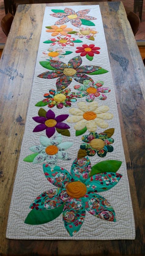 Pin By Marylou Donovan On Quilts Applique Quilting Quilted Table