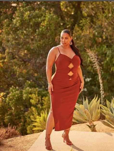 How To Dress A Plus Size Hourglass Figure Insyze