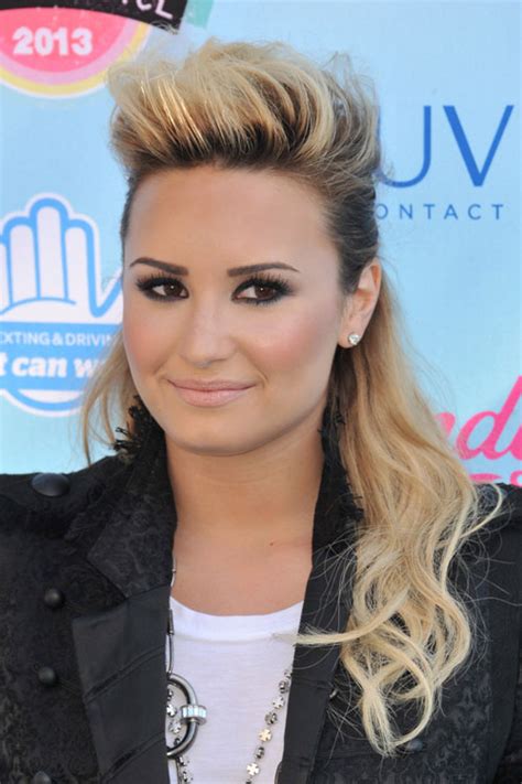 Okay seriously demi lovato you need to stop changing hair styles into those you've already had. Demi Lovato Wavy Golden Blonde Dark Roots, Half-Up Half ...