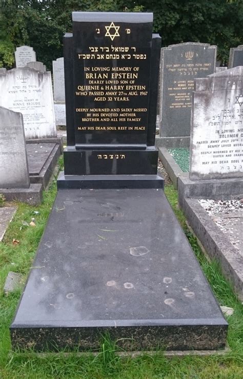 Beatles Graves In Liverpool Sarsfield Memorials Liverpool