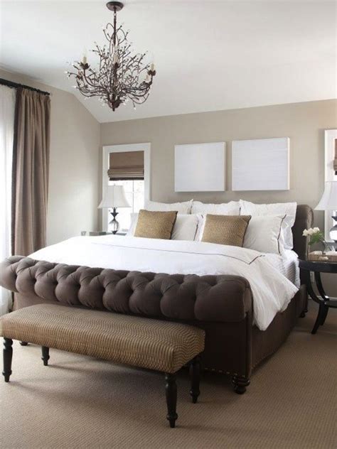 The bedroom is that special place in your home where you can be your most authentic self, where you can savor the slowest of mornings and the sweetest of dreams. FRANKIE HEARTS FASHION: Bedroom Inspo: Tufted Beds