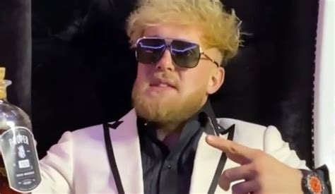Американский видеоблогер джейк пол (jake paul) одержал победу в боксерском поединке с блогером anesongib. Блогер Джейк Пол разнес бойцов и президента UFC в ...